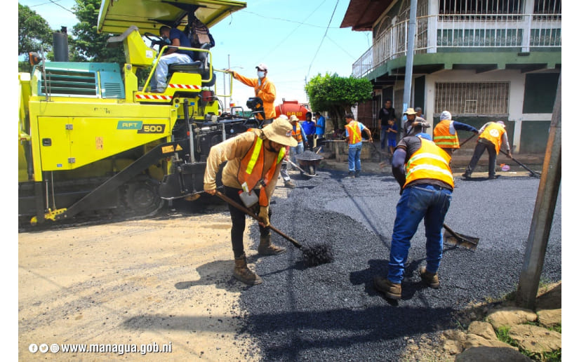 Alcaldía de Managua supervisa avance de obra vial en el barrio Waspán Norte