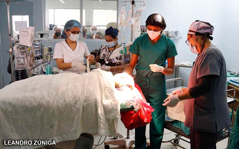 Realizan primera jornada de cirugías oncológicas de cerebro en Hospital La Mascota