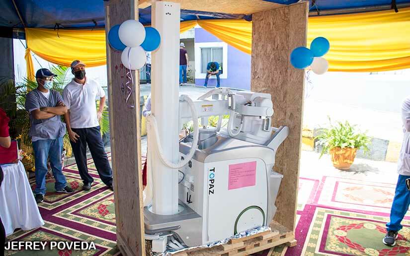 Gobierno de Nicaragua entrega equipos de Rayos X portátiles a hospitales
