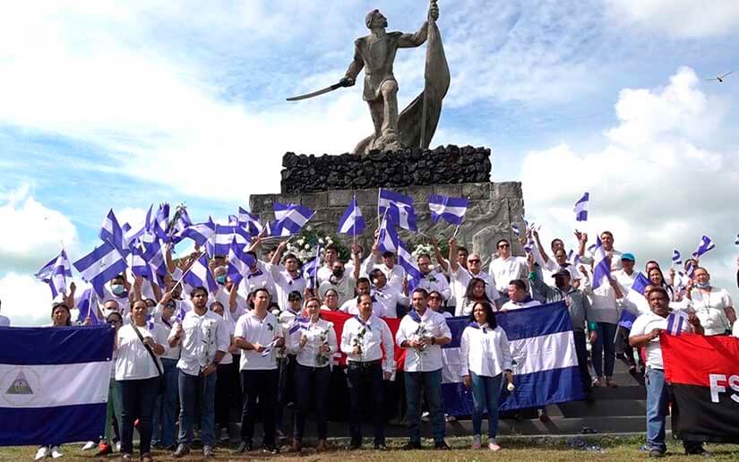 Servidores públicos hacen patria conmemorando a los héroes de la Batalla de San Jacinto