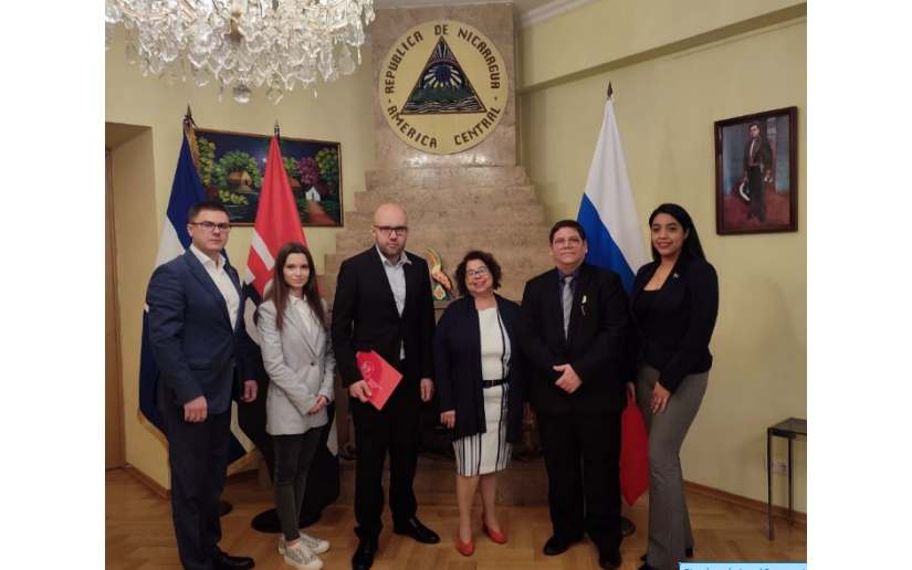 Diputados de Perm-Rusia se reúnen con juventud nicaragüense