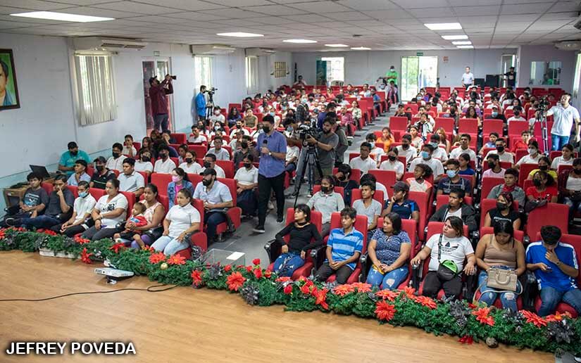 Comparten plan del gobierno municipal con jóvenes del distrito VI de Managua