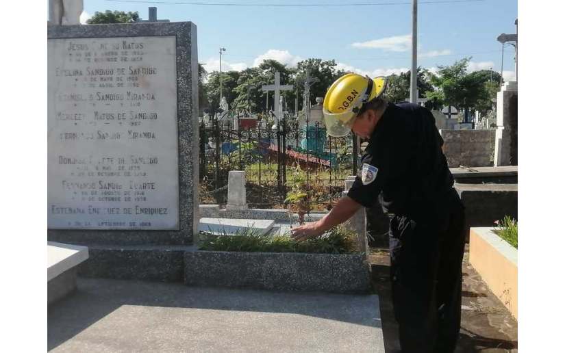 Bomberos Unificados inspeccionan cementerios capitalinos