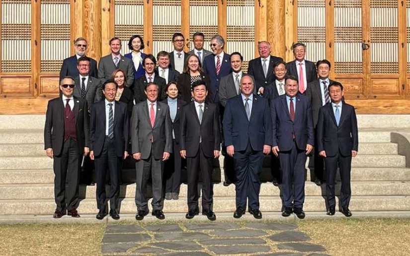 Presidente de la Asamblea de Corea en encuentro con embajadores Latinoamericanos