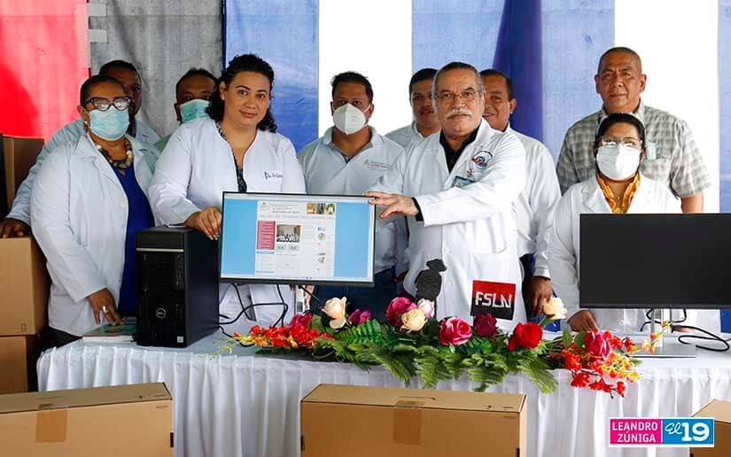 Minsa moderniza expediente único de pacientes con entrega de computadoras