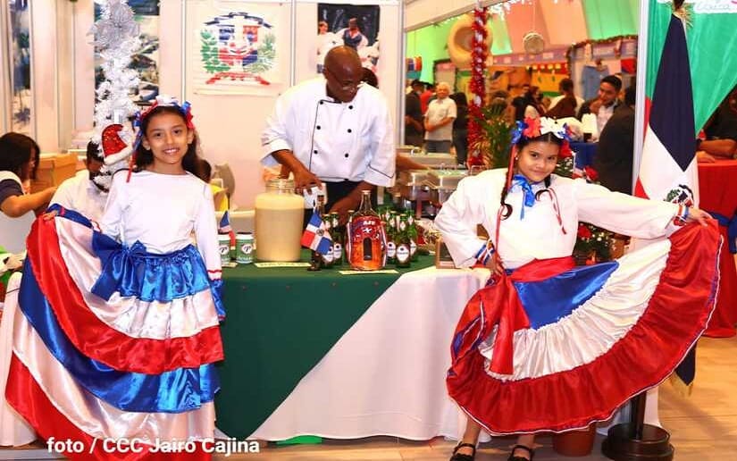 Familias nicaragüenses disfrutan del Festival Internacional Gastronómico en el Olof Palme