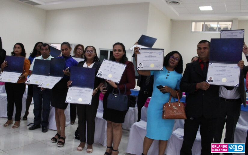 Gradúan a más de 200 Técnicos Especialistas en Didáctica del Idioma Inglés