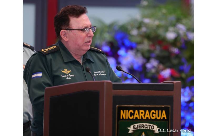 General Julio César Avilés: Nuevos oficiales trabajarán al servicio de la patria