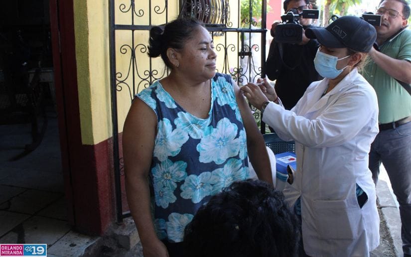 Vacunas contra la Covid-19 continúan siendo aplicadas a nicaragüenses