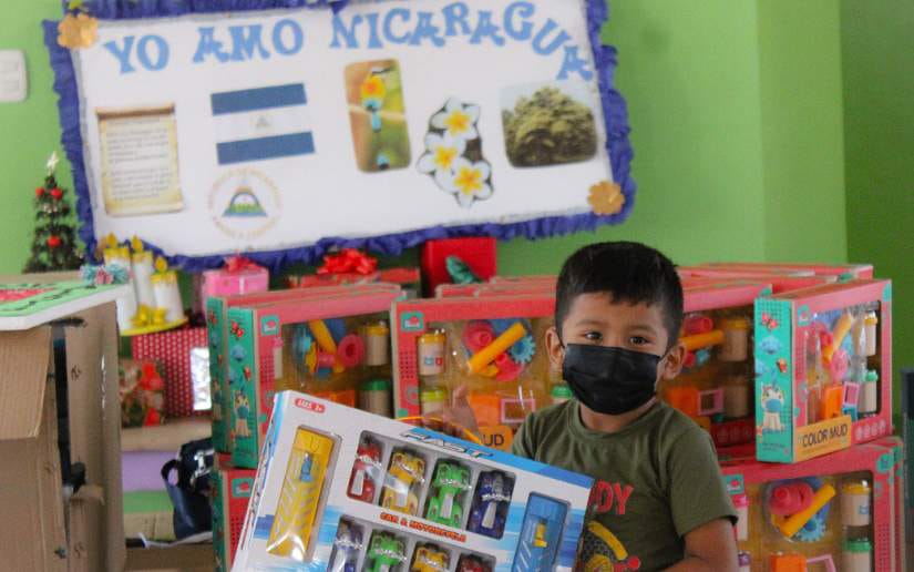 Nicaragua: Gobierno Sandinista entrega juguetes navideños en todo el país