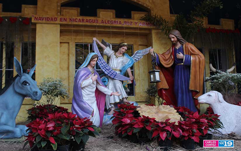 Nacimientos navideños cautivan a familias nicaragüenses