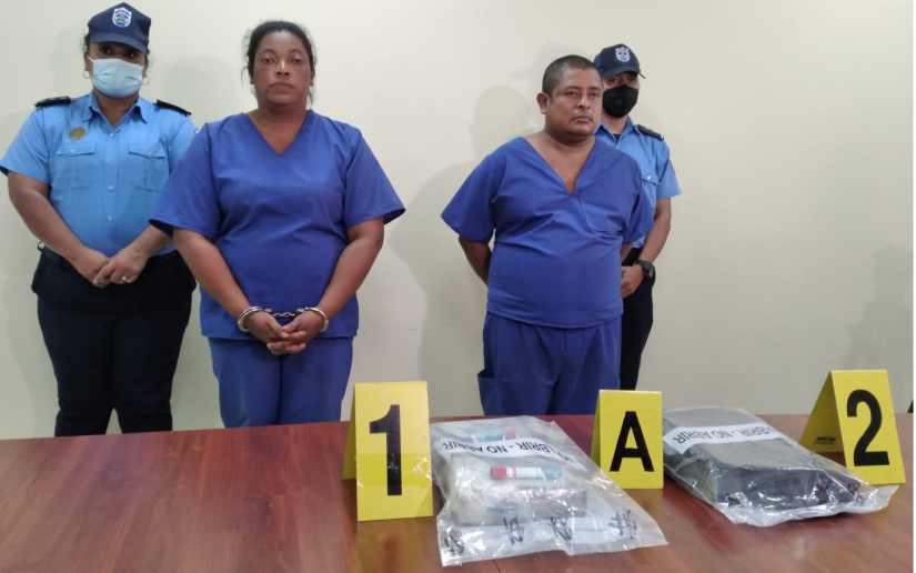 Policía captura a dos personas con cocaína valorada en más de 55 mil dólares