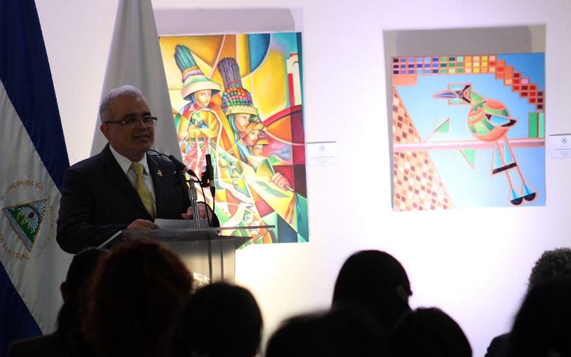 Banco Central de Nicaragua entrega premios de certamen de pintura y poesía 2022