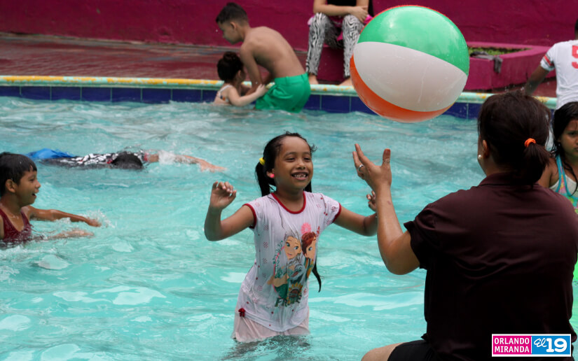 Así se vive el verano en las piscinas del Centro Recreativo Xilonem