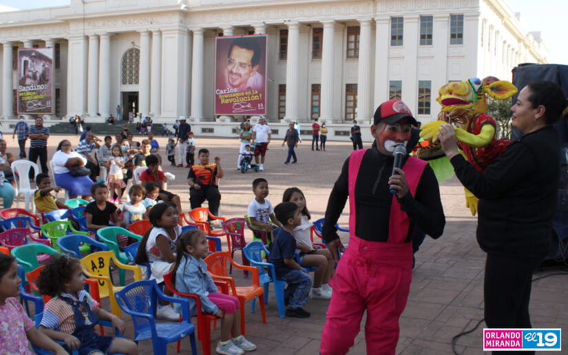 Familias de Managua disfrutan del “Domingo de los Mimados” en la Plaza de la Revolución