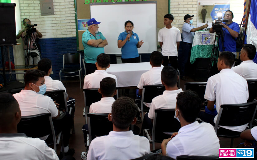 Imparten clínica deportiva en el Instituto Benjamín Zeledón