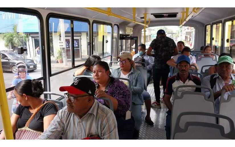 Chinandega: Usuarios del transporte urbano colectivo estrenan nuevas unidades