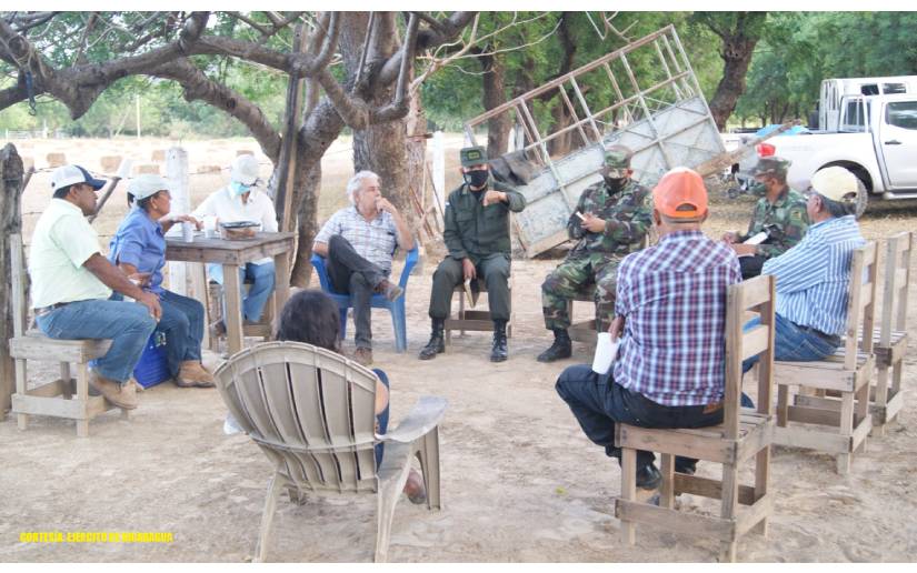 Ejército de Nicaragua participó en reunión con ganaderos de la península de Chiltepe