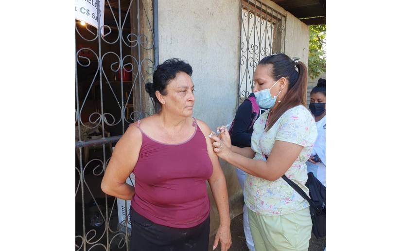 Jornada de vacunación contra la Covid-19 llega a familias de Ciudad Sandino