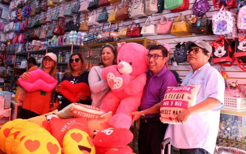 Vicealcalde de Managua conoce las promociones en el mercado Oriental