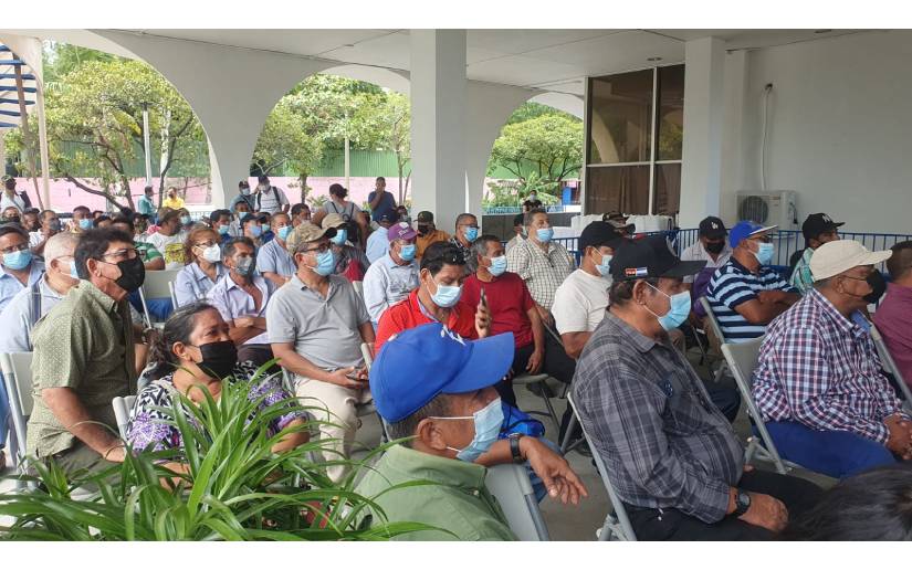 Entregan títulos de propiedad a ex miembros del Ejército Popular Sandinista 