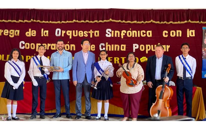 Embajada de China en Nicaragua entrega instrumentos musicales para Orquesta Estudiantil