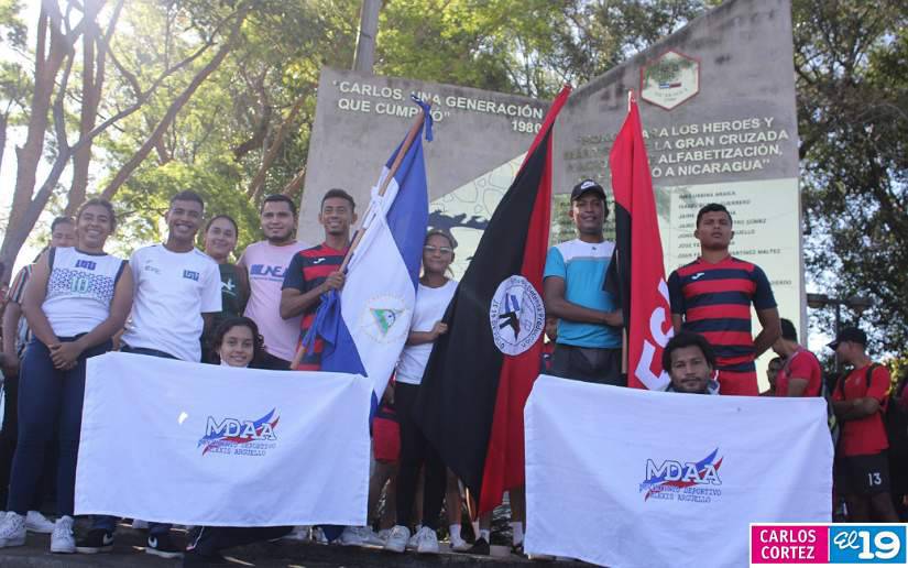 Juventud Sandinista realiza relevos de banderas en Managua