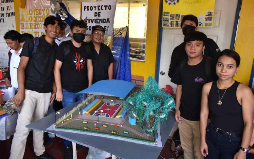 Feria innovadora con estudiantes de UNICAM en El Rosario