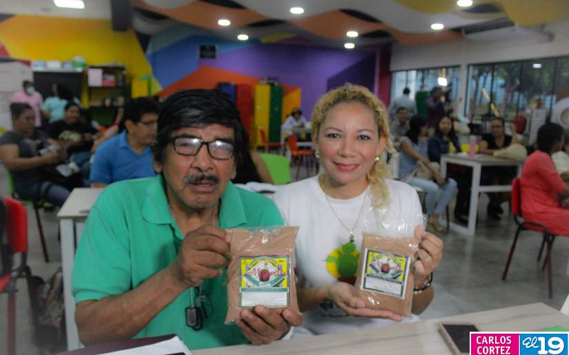 Emprendedores inician curso de Diseño de Producto y Gestión de Marca
