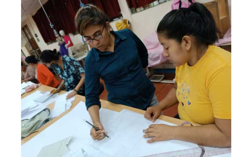 Emprendedores y artesanos de Monimbó en programa especial de capacitación
