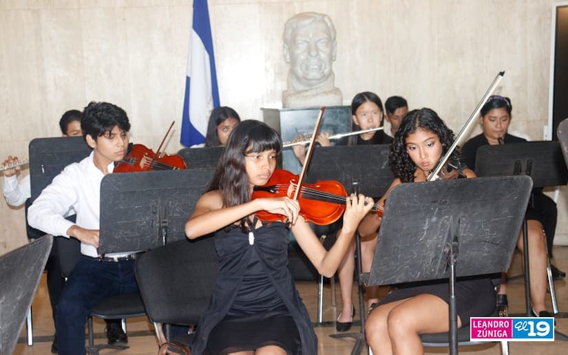Coros estudiantiles ofrecen concierto de música sacra en el Teatro Nacional Rubén Darío