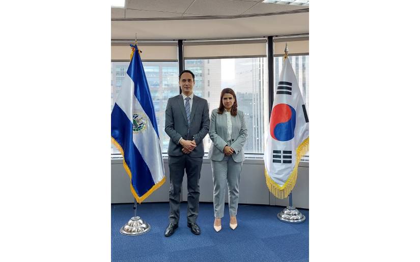 Embajada de Nicaragua recibe visita de jefes de misiones en Corea