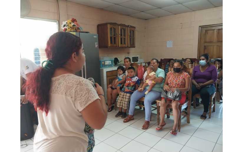 Promotoría Solidaria presenta la Cartilla Mujer Dignidad y Derechos a mujeres embarazadas