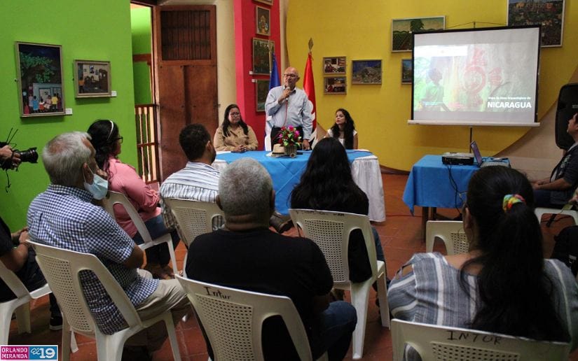 INC presenta mapas de arqueología y petroglifos y de tradiciones gastronómicas