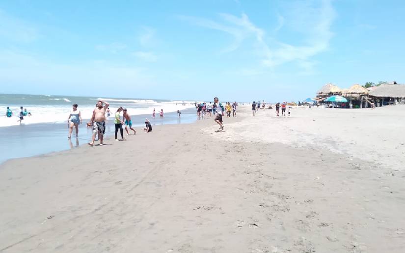 Turistas nacionales y extranjeros empiezan a llegar a playas de Diriamba