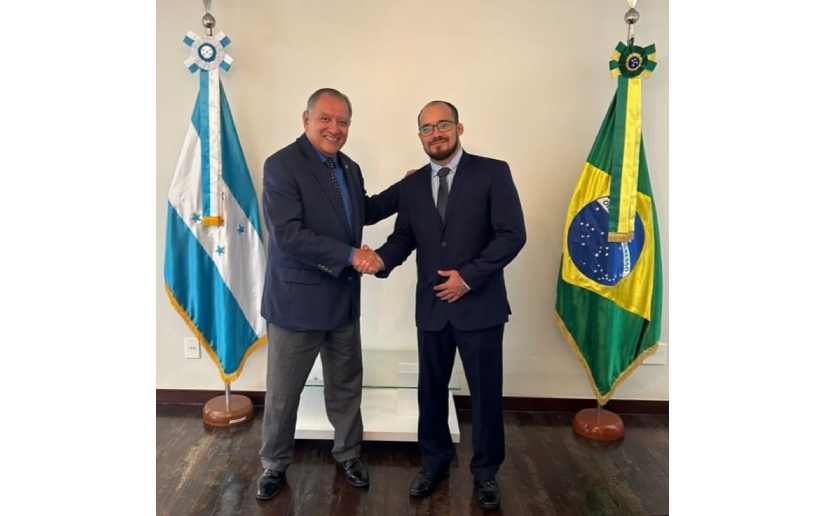 Embajador de Nicaragua se reúne con encargado de negocios de Honduras en Brasil