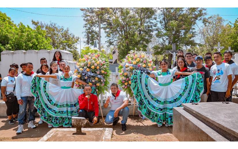 Juventud Sandinista realizó entrega de flores en homenaje a Doña Lidia Saavedra