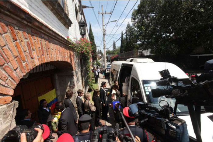 Mariposas amarillas le dieron a Gabo un jubiloso adiós en México