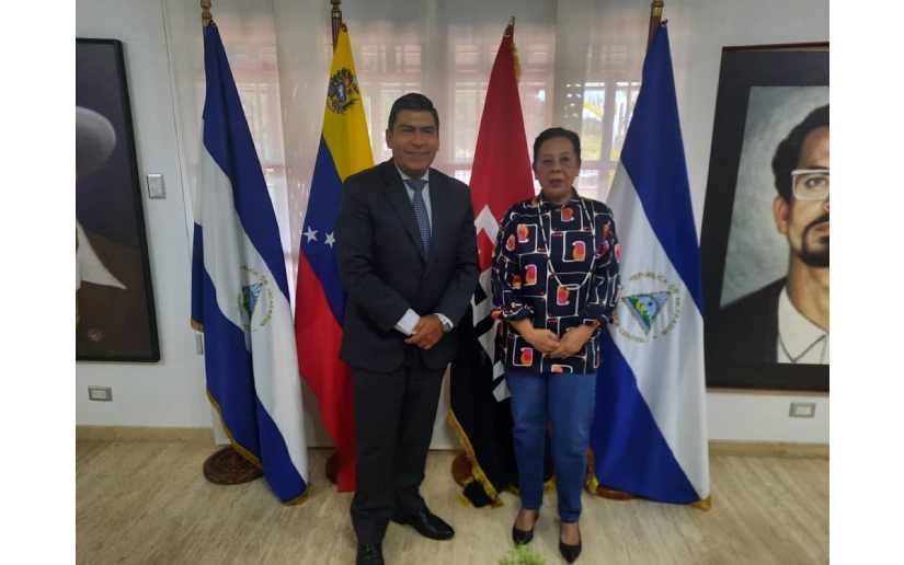 Embajadora de Nicaragua en Venezuela en encuentro con el secretario permanente del SELA