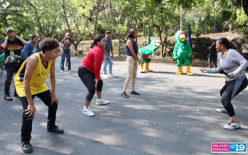 Visitantes del Volcán Masaya fueron recibidos con un zumbatón ambiental