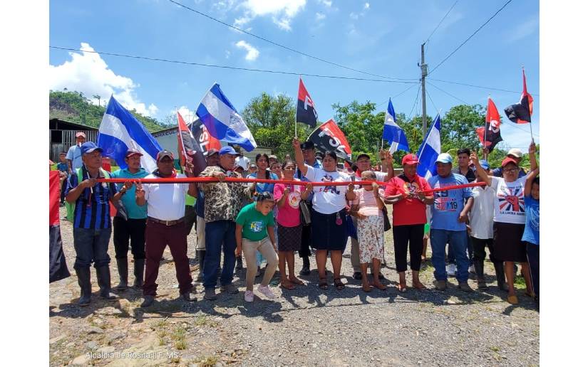 Inauguran carretera productiva en la comunidad de Minezota, Rosita