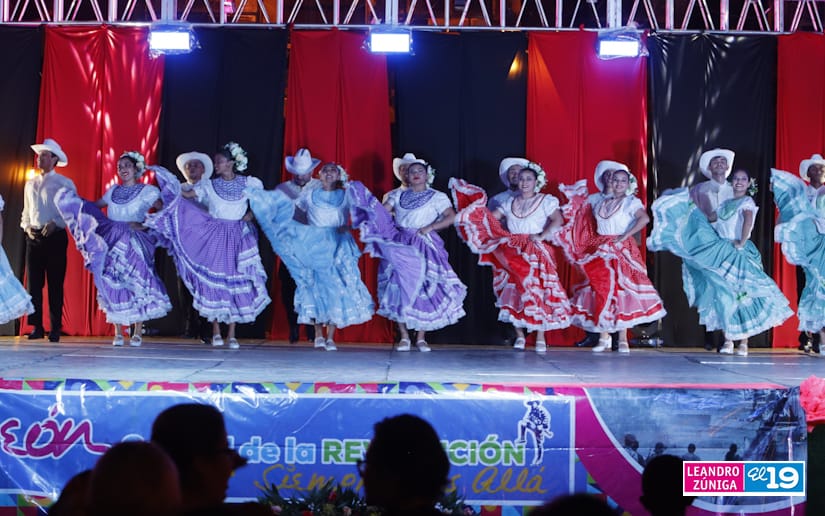 La cultura y la danza rinden homenaje al 44 aniversario de la liberación de León