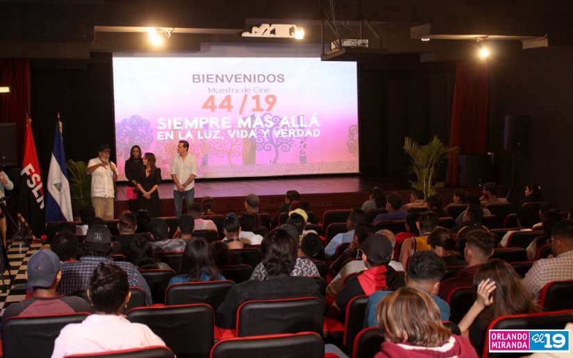 Cinemateca abre jornada de presentaciones de filmes en saludo al 44/19