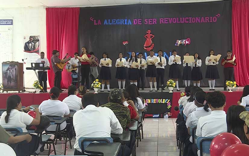Escuela Normal Alesio Blandón realizan concierto en saludo a la Revolución Sandinista