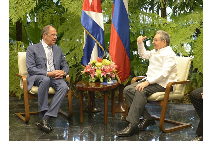 Presidente Raúl Castro recibe a canciller ruso	