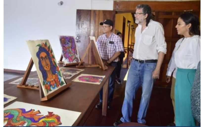Compañero Abel Prieto visita Escuela de Bellas Artes en León