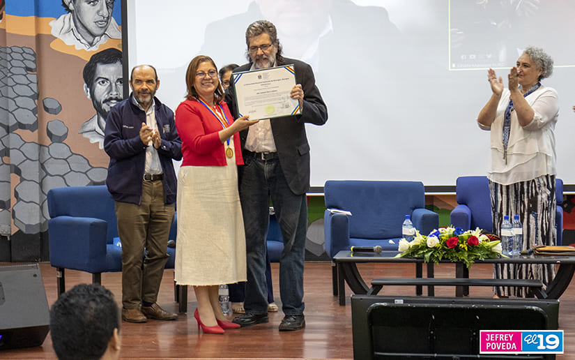 Compañero Abel Prieto recibe el título de Doctor Honoris Causa de la UNAN-Managua