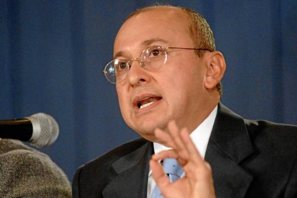 Confirma fiscal colombiano espionaje de correos sobre proceso de paz	