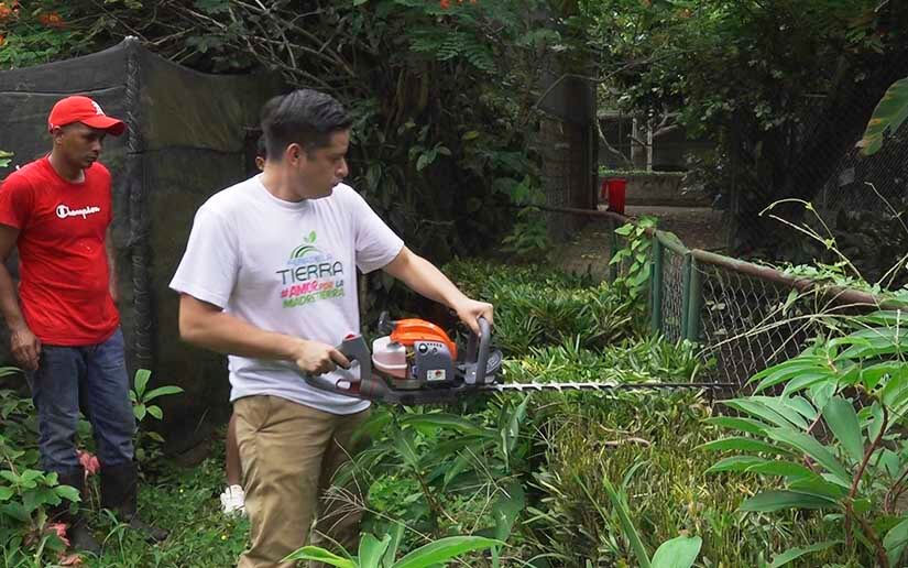 Juventud ambientalista realiza jornada de embellecimiento en el Parque Zoológico Nacional