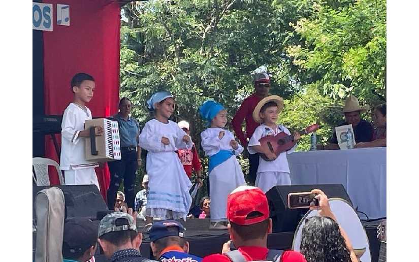 Realizan homenaje al grupo musical “Los Soñadores de SARAWASKA” en Jinotega